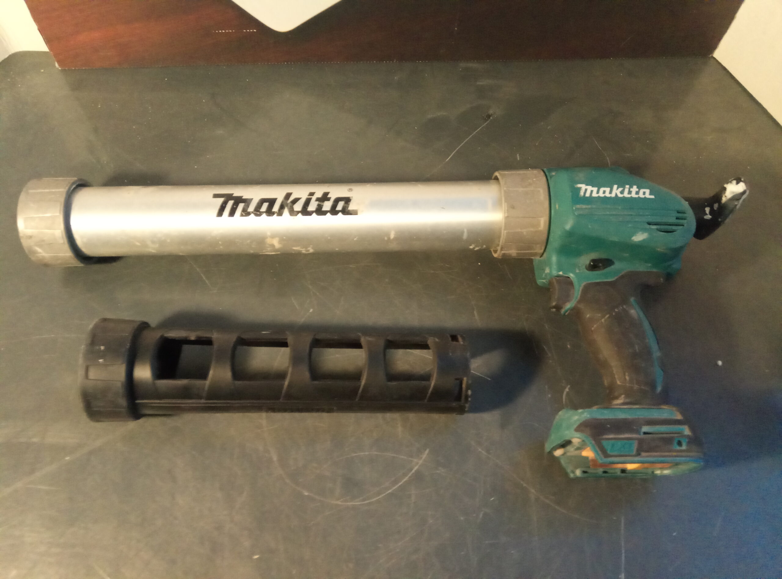 sæt ind tilfældig sovende Makita Fugepistol til 300 ml 18V Li-Ion løs enhed DCG180, 600mm rør -  Usedtools.dk
